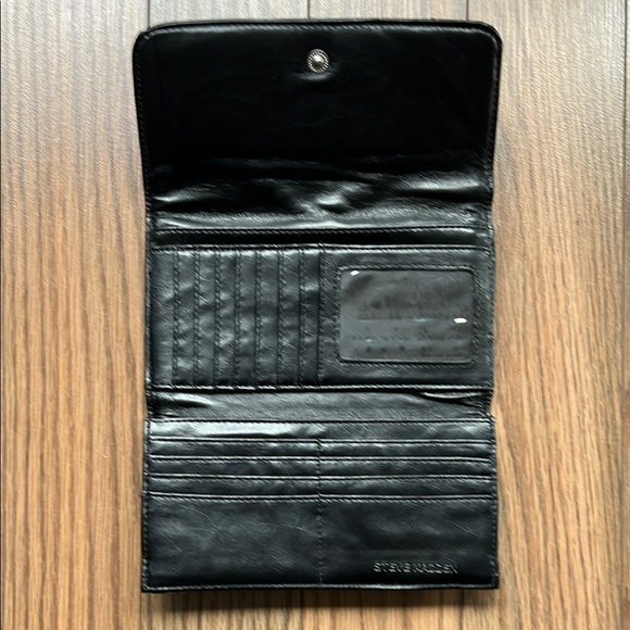 STEVE MADDEN Black and White Snake Print Women's Clutch - Picture 3 of 9